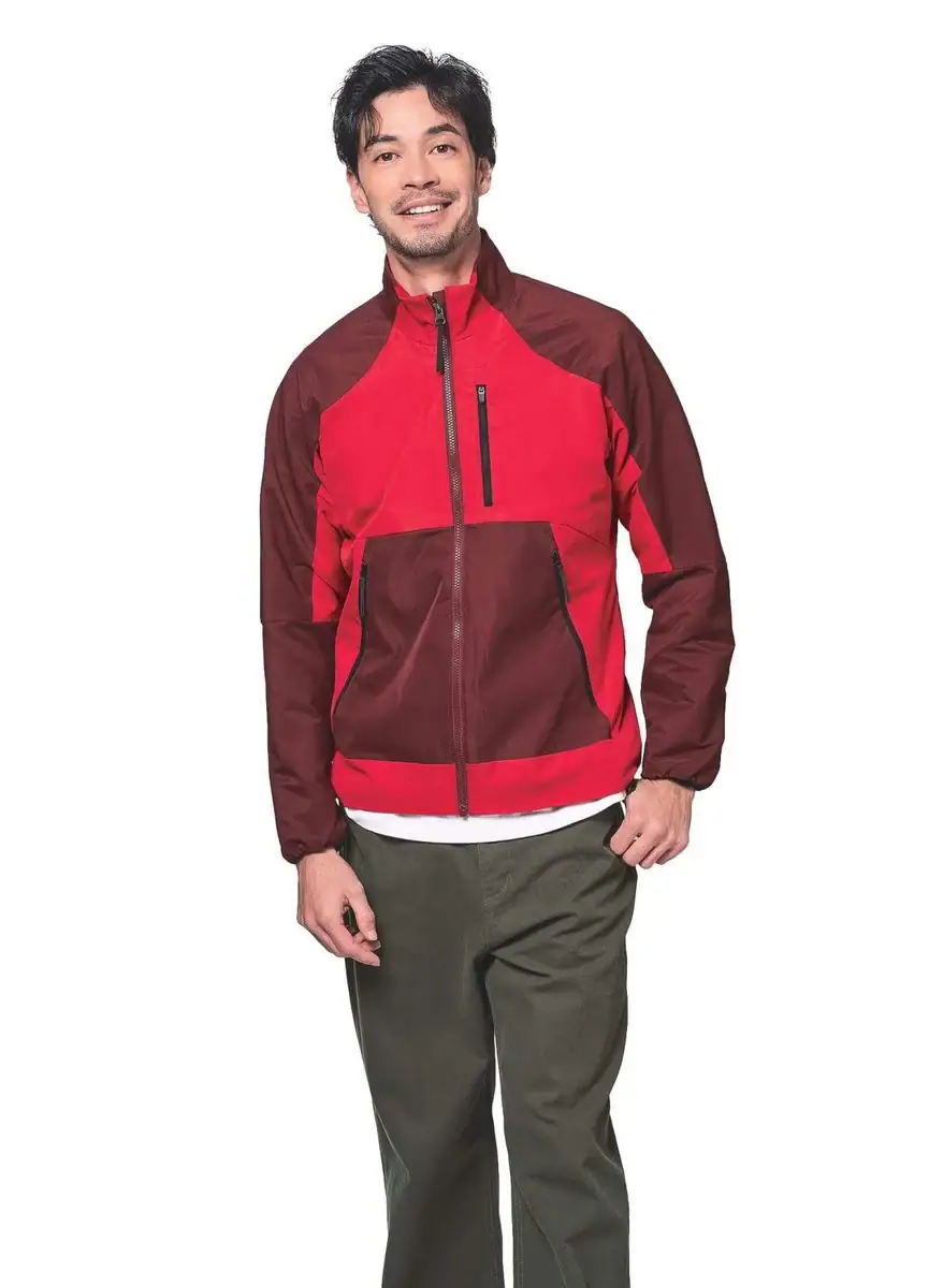 第1位 【ワークマンで大ヒット】防水スニーカー、断熱ウェア、撥水リュック…どれも2000円台は圧倒的コスパ!担当者がこっそり教える「今、一番売れている」3選