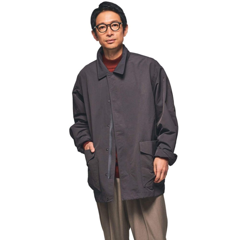 大きめのサイズ感で、中にも着込みやすい