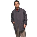 大きめのサイズ感で、中にも着込みやすい