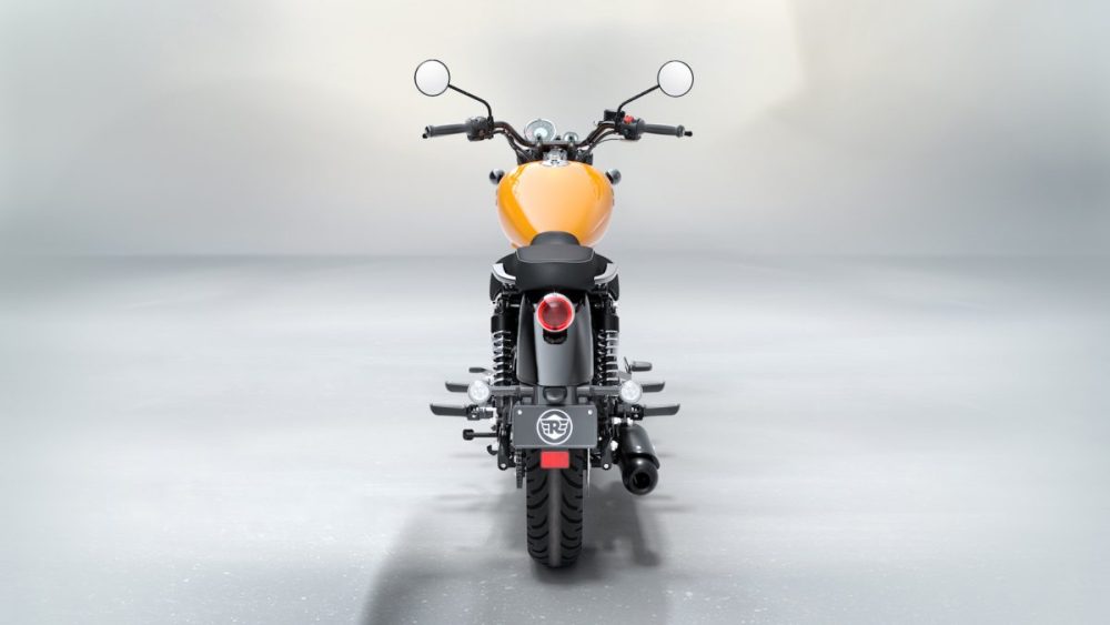 低めのシート高設定が安心感のあるバイクライドをサポートしてくれる