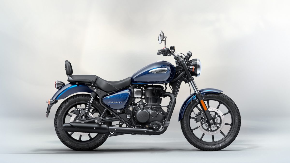 「ステラシリーズ」のマリンブルーカラー