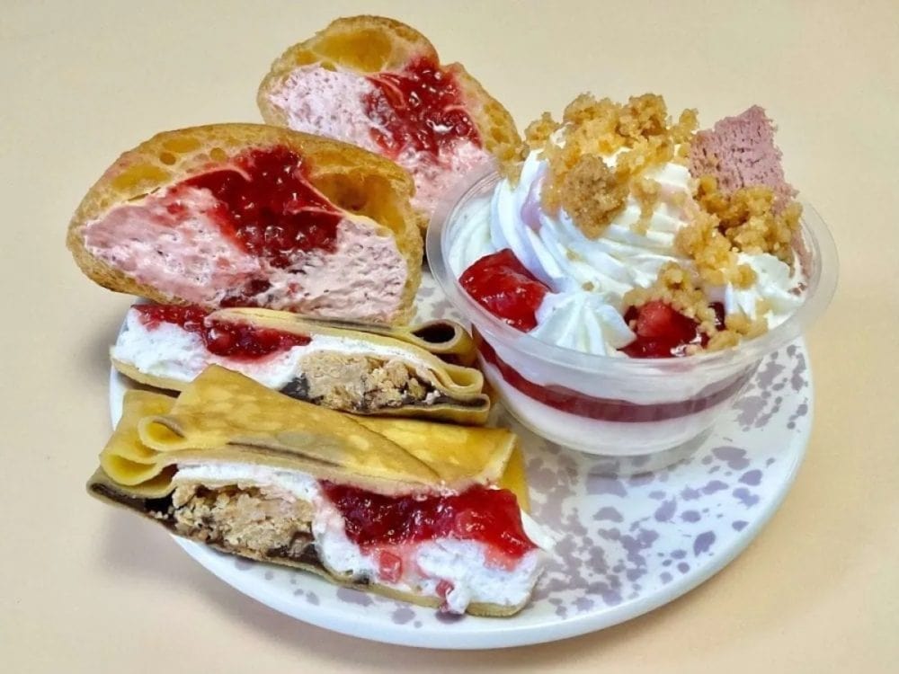 第2位 「399円でこの満足感は反則」セブン-イレブン“新春いちごスイーツ”食べ比べ【1位はケーキ屋泣かせのすごいパフェ】
