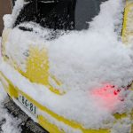 屋根だけでなく、後ろも落としておく。走行時の振動で剥がれてボロボロと落ちるのは後続車に迷惑。