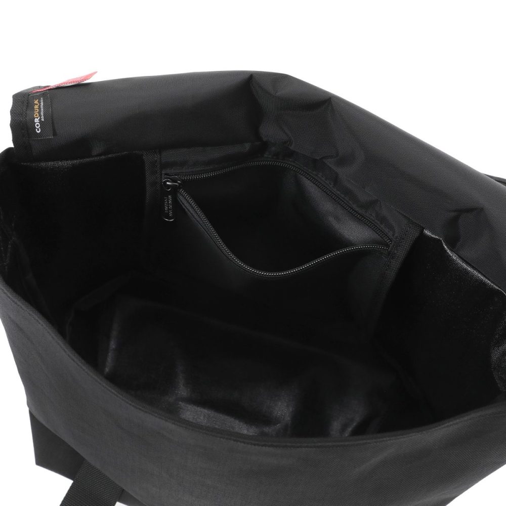 DC Shoes × Manhattan Portage「26 MP VINTAGE MESSENGER BAG」¥17,600/W42~26×H25×D17㎝/約11ℓ