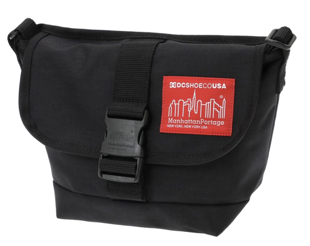 DC Shoes × Manhattan Portage「26 MP CASUAL MESSENGER BAG」¥12,100/W29~18×H18×D13㎝/約4.8ℓ