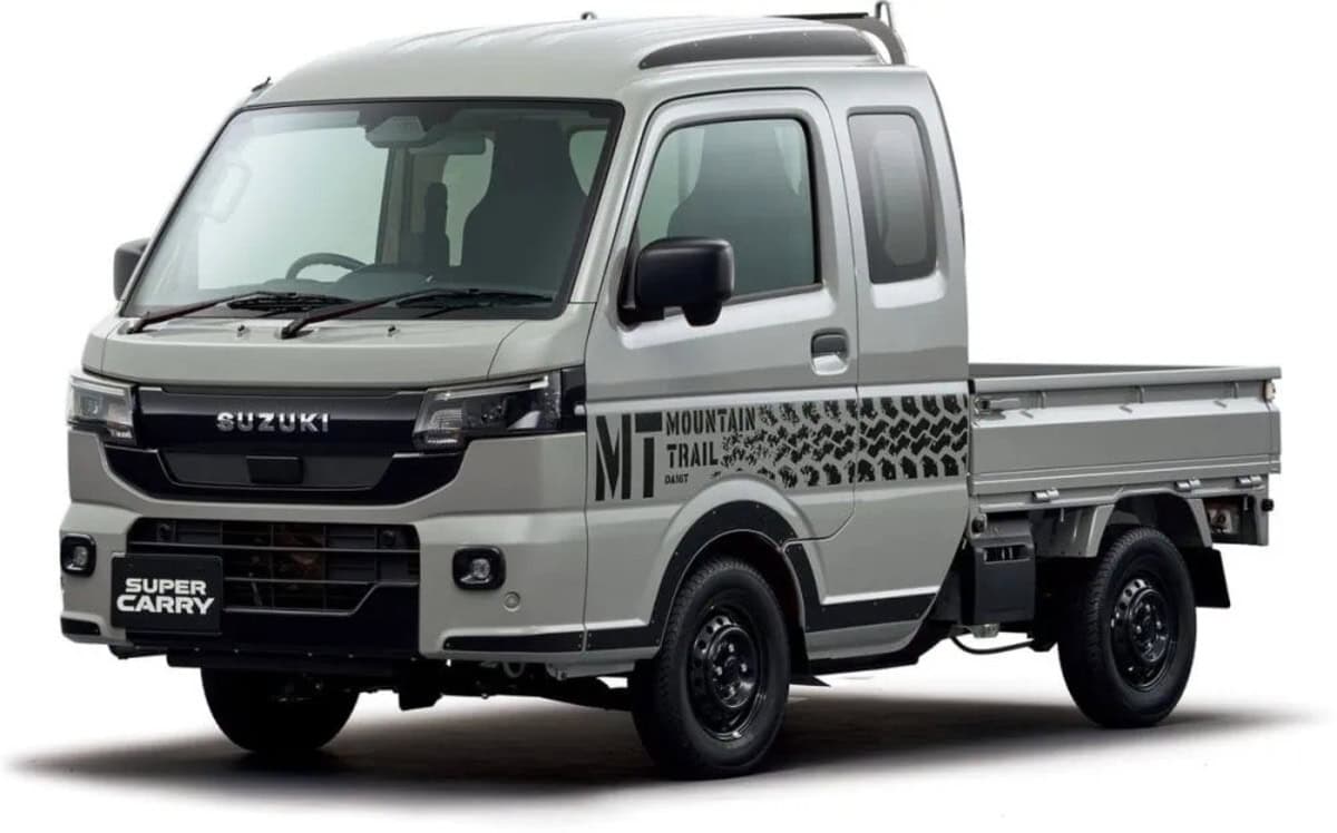 第3位 【黒でキメた軽トラが激渋】スズキ「キャリイ」が顔面刷新!人気の特別仕様車“Xリミテッド”も同時発売