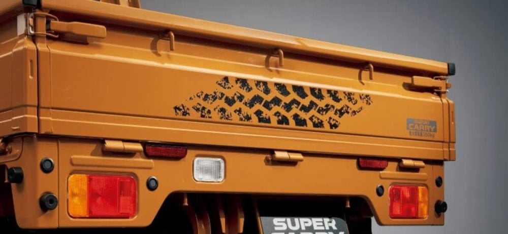 第3位 【黒でキメた軽トラが激渋】スズキ「キャリイ」が顔面刷新!人気の特別仕様車“Xリミテッド”も同時発売