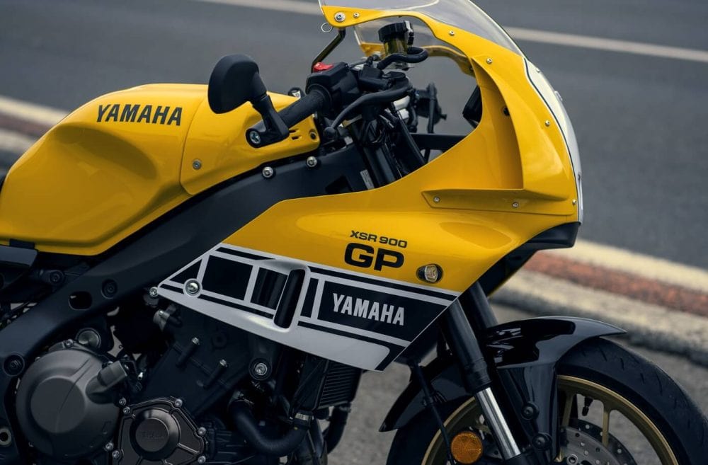 ヤマハのスポーツヘリテイジモデル「XSR900 GP ABS」のニューグラフィック