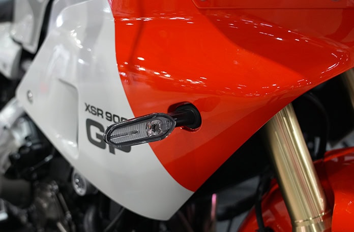 方向指示機能とハザード機能だけでなく、二段階点滅、消し忘れ防止、エマージェンシー機能が追加されたウインカー