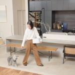 コードレス設計のためコンセントの位置に左右されず、住環境に合わせて自由に設置できる