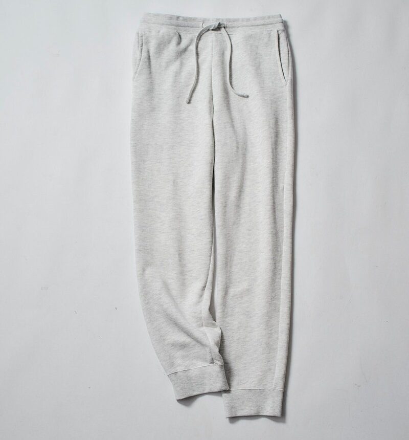 第2位　【え、上下で1万円？】GUのコートも青山のスーツも衝撃価格。スタイリストが組んだ「神コスパ」大人のオンオフコーデ2選