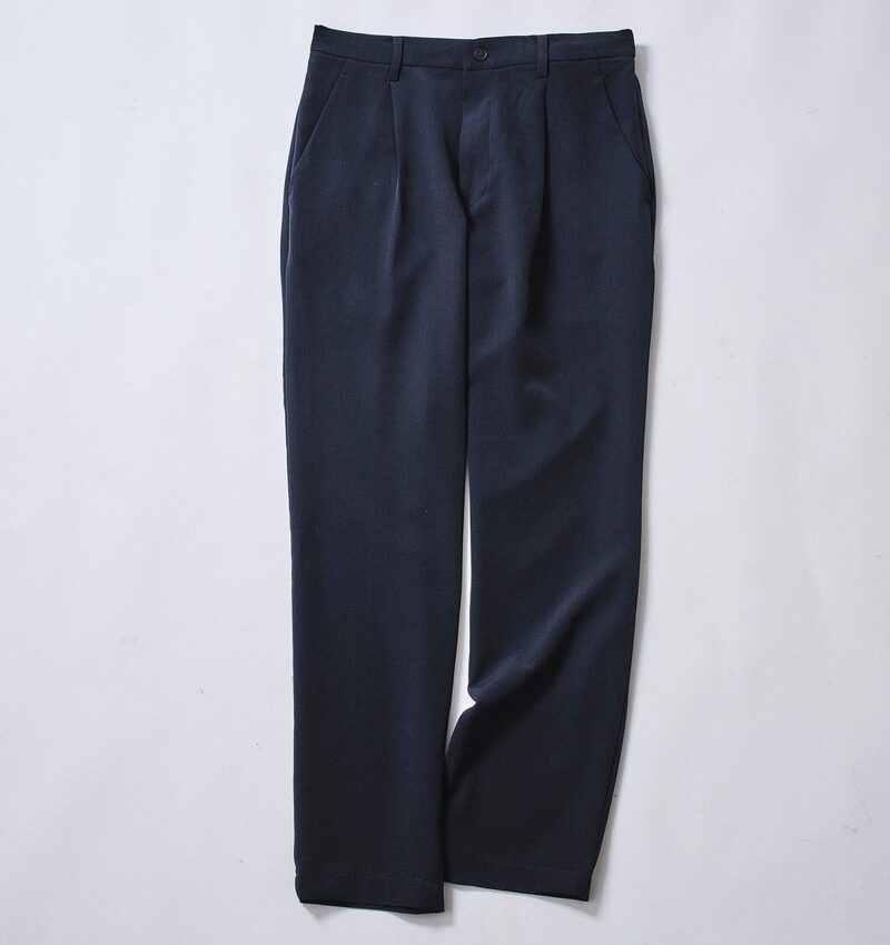 第2位　【え、上下で1万円？】GUのコートも青山のスーツも衝撃価格。スタイリストが組んだ「神コスパ」大人のオンオフコーデ2選