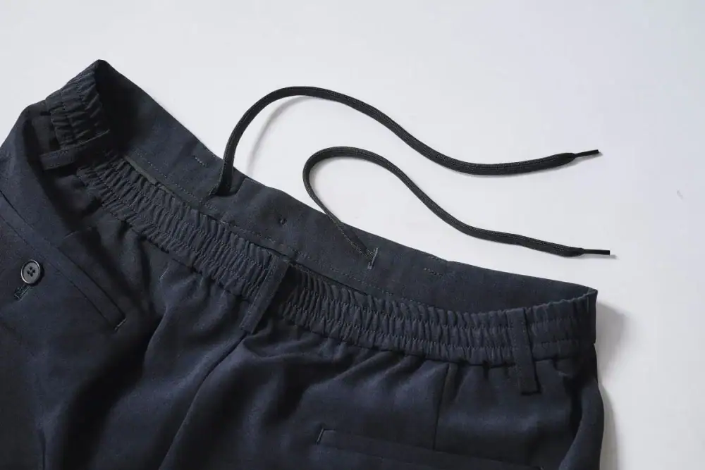 第2位　【え、上下で1万円？】GUのコートも青山のスーツも衝撃価格。スタイリストが組んだ「神コスパ」大人のオンオフコーデ2選