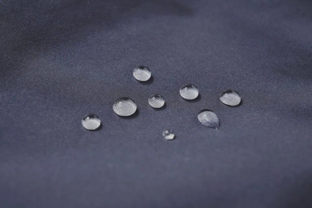 第2位　【ユニクロの凄すぎるアウター】1万円台で「ダーミザクス」採用は反則級！完成度が高すぎる傑作ソフトシェル／No.1モノ雑誌編集長のお墨付き『コレ買いです』Vol.143