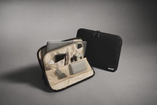 【この付録ガチで使える！】パソコンや充電器、ケーブル、資料もまとめて収納できるPCマルチケース！