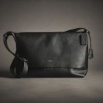 コーチの「ラドロー メッセンジャー バッグ」をピックアップ