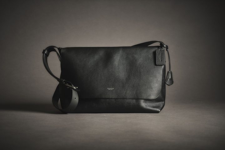 【結論、やっぱりコーチの革は凄い】一生モノ発見!オンオフ使える“大人のメッセンジャーバッグ”が感動レベル/No.1モノ雑誌編集長のお墨付き『コレ買いです』Vol.151