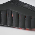 内側はスリットが入れられていて、通気性を高める