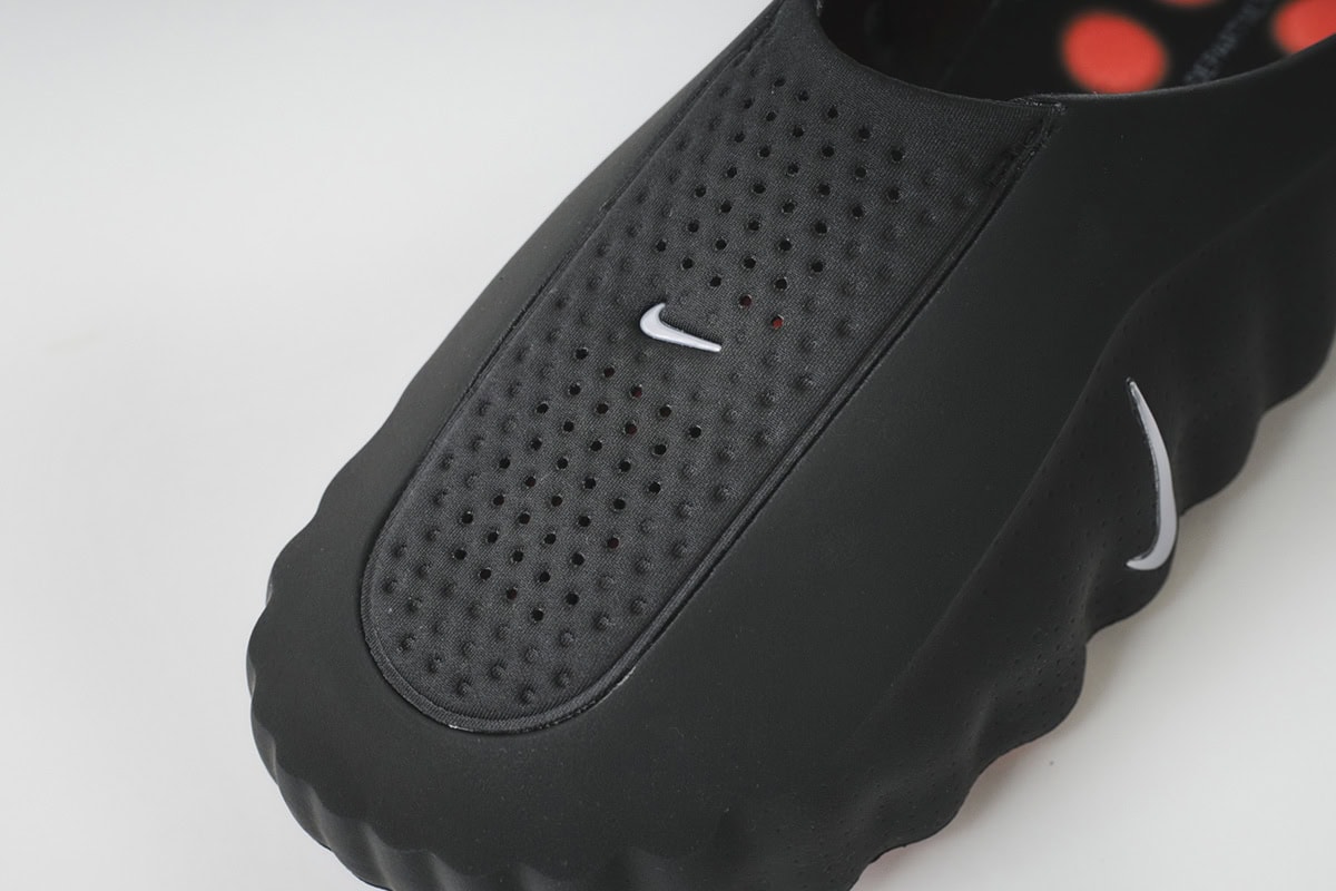 シュータンは履き心地を高める柔らかなニット素材