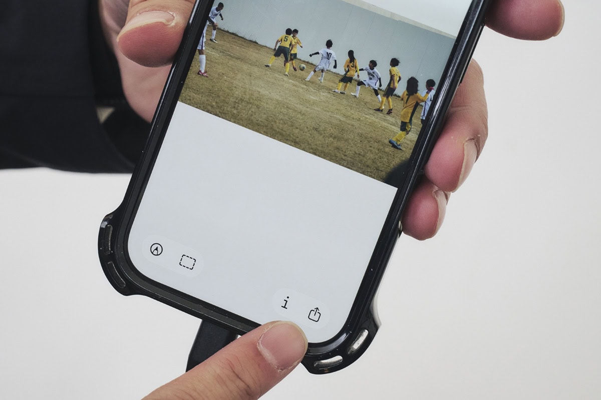 右下にある出力アイコンをタップ