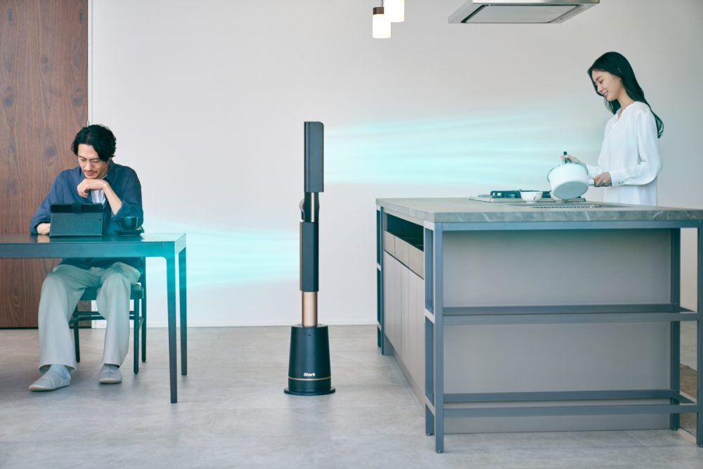 【部屋中360度どこでも送風】シャークから新コンセプトの“タワー型”扇風機が登場! 熱中症対策や快眠の心強い味方に