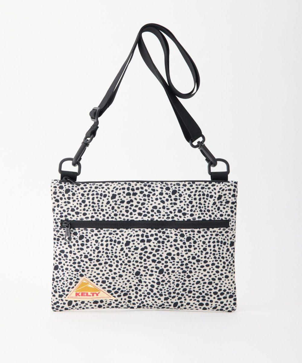 ケルティ「ES フラット ポーチ SM」￥3,850／H21×W29×D1㎝