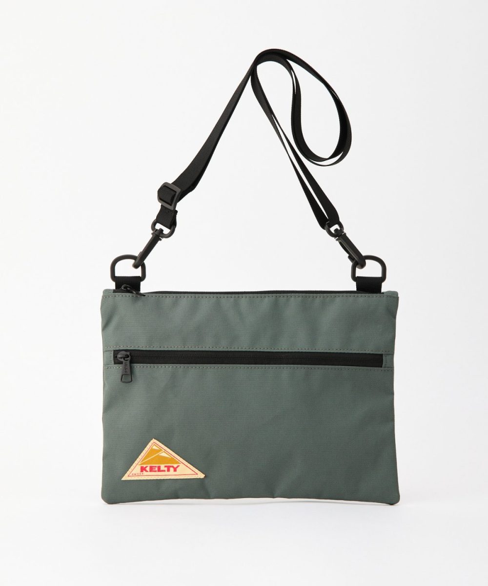 ケルティ「ES フラット ポーチ SM」￥3,850／H21×W29×D1㎝