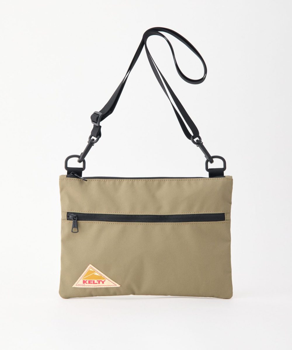 ケルティ「ES フラット ポーチ SM」￥3,850／H21×W29×D1㎝