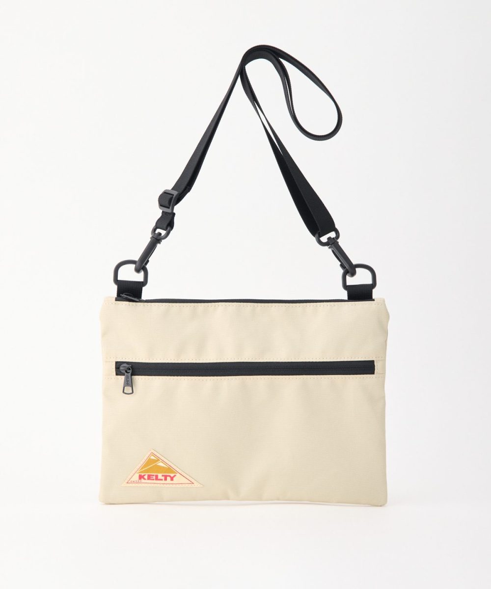 ケルティ「ES フラット ポーチ SM」￥3,850／H21×W29×D1㎝