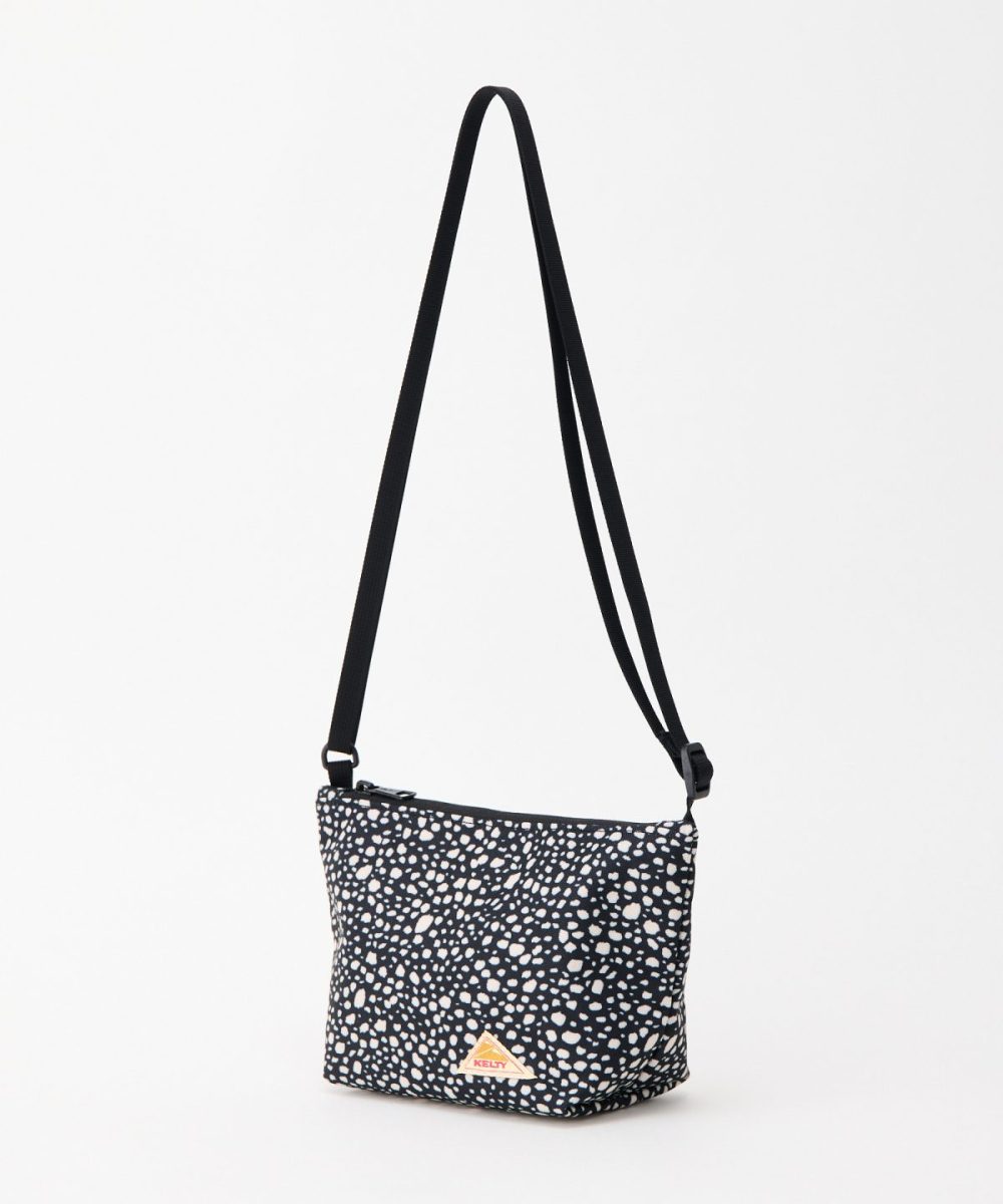 ケルティ「ES ミニ ユージュアル ポーチ」￥3,630／H13×W23×D9㎝