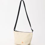 ケルティ「ES ミニ ユージュアル ポーチ」¥3,630/H13×W23×D9㎝