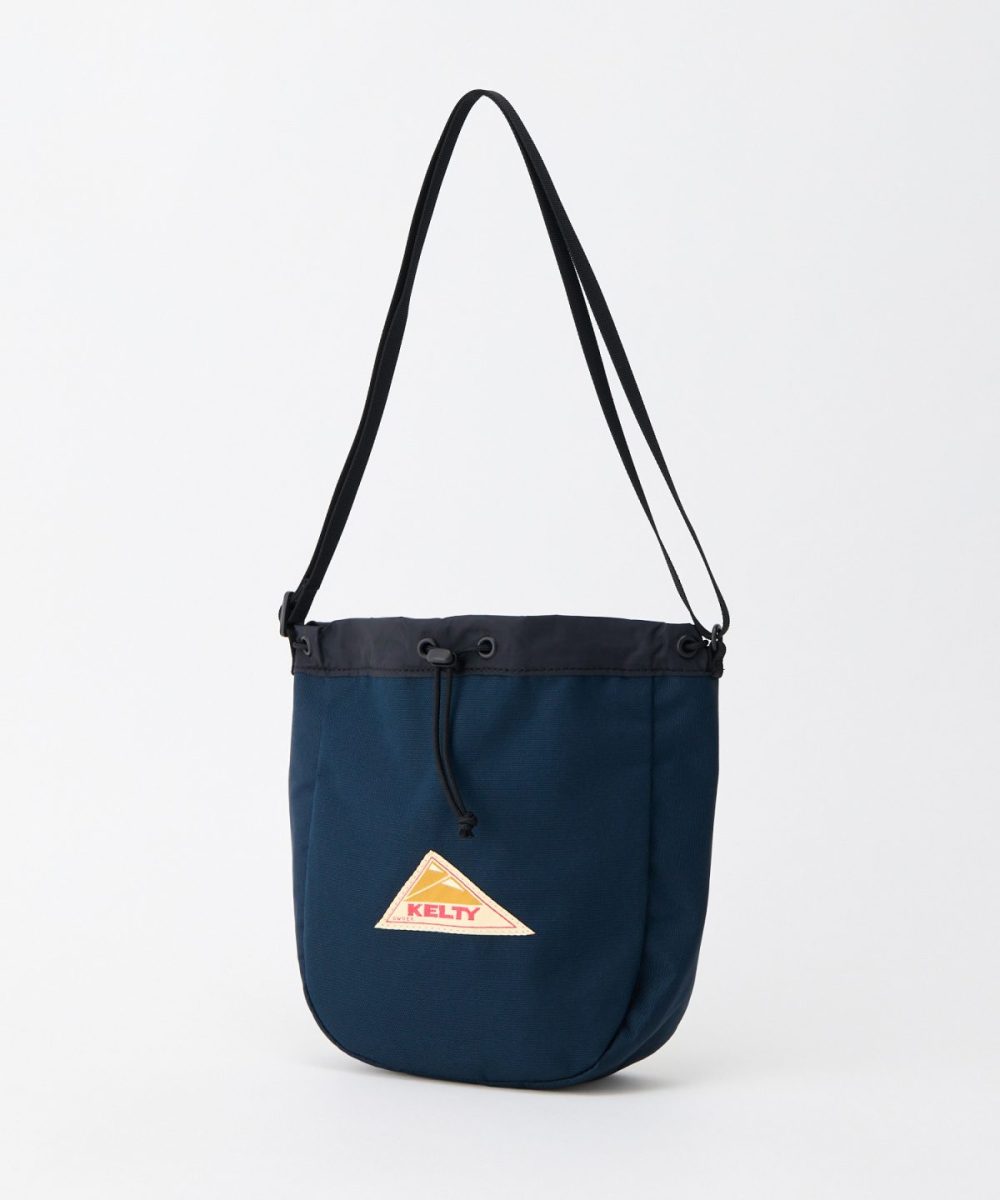 ケルティ「ES キンチャク ショルダー」￥3,520／H23×W20×D7㎝