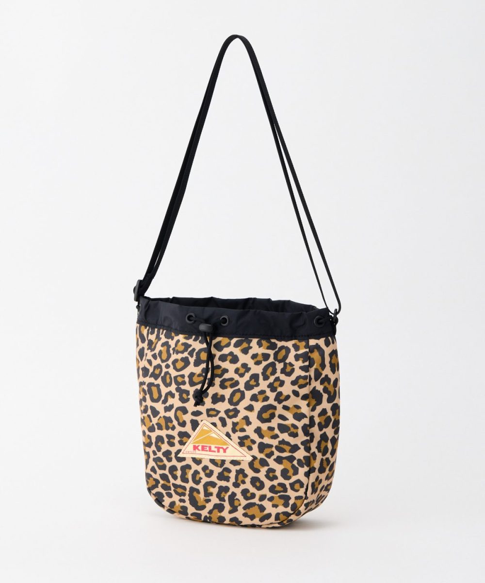 ケルティ「ES キンチャク ショルダー」￥3,520／H23×W20×D7㎝