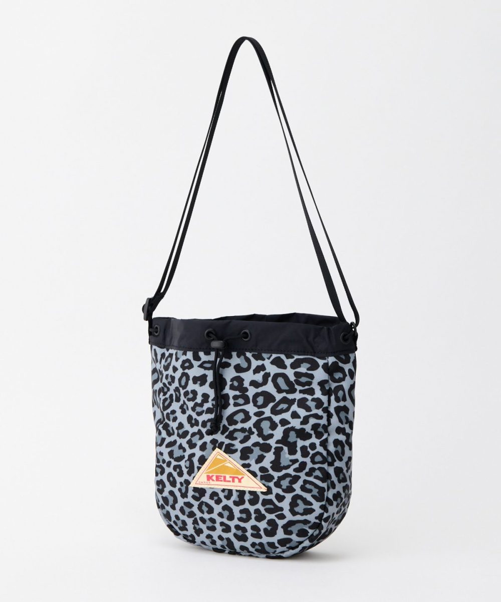 ケルティ「ES キンチャク ショルダー」￥3,520／H23×W20×D7㎝