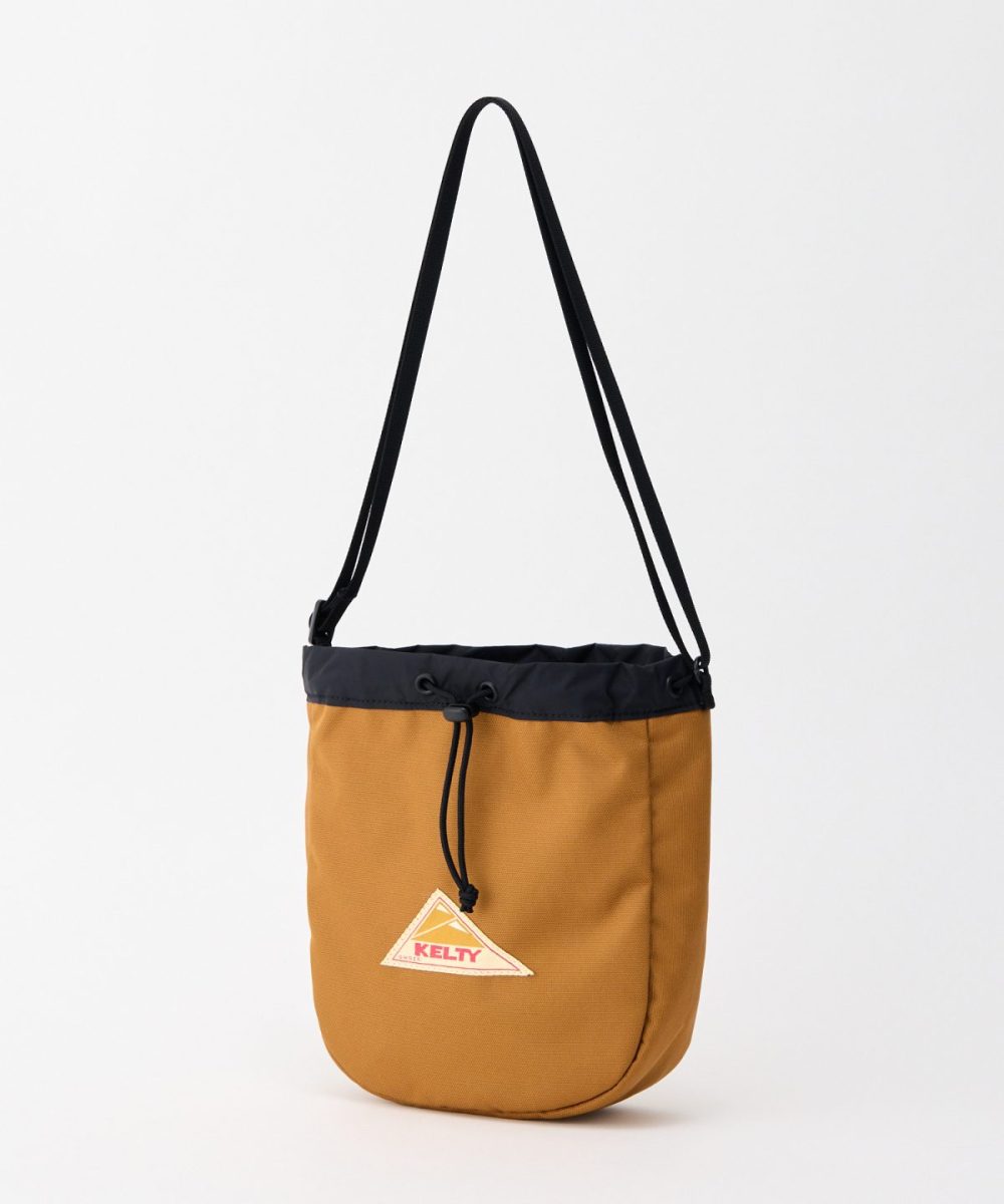 ケルティ「ES キンチャク ショルダー」￥3,520／H23×W20×D7㎝