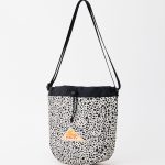 ケルティ「ES キンチャク ショルダー」¥3,520/H23×W20×D7㎝