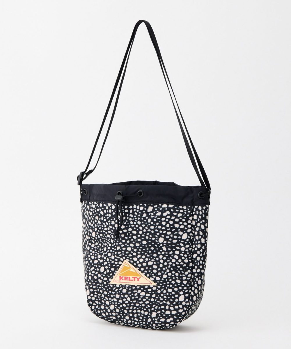 ケルティ「ES キンチャク ショルダー」￥3,520／H23×W20×D7㎝