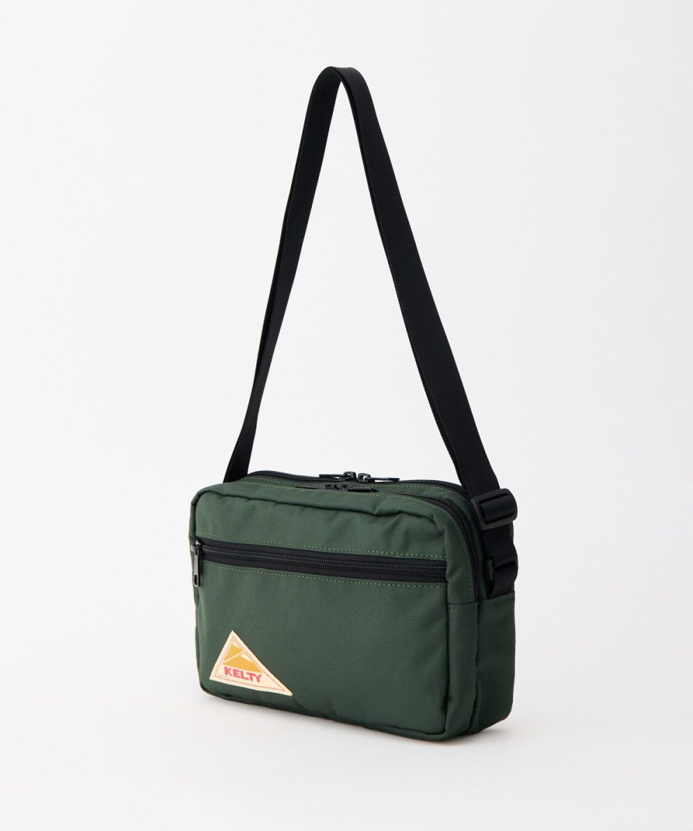 ケルティ「ES レクタングル ジップ ショルダー S」￥5,940／H14×W23×D7㎝