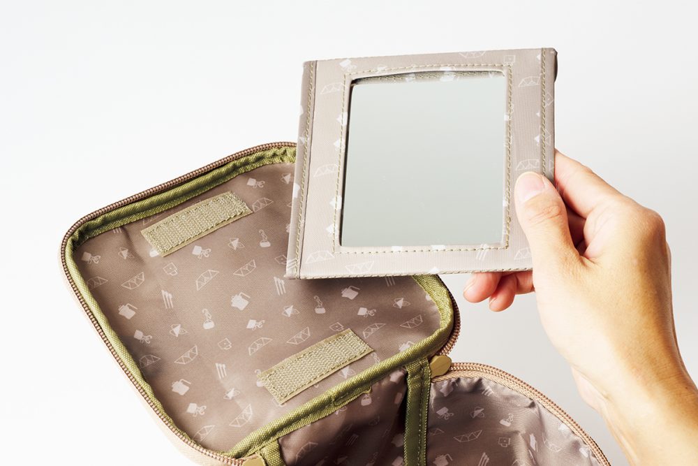 【リンネル6月号増刊付録】「ミラーが取り外せる大きなバニティポーチ」