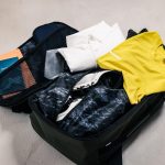 シューズポケットを備えている