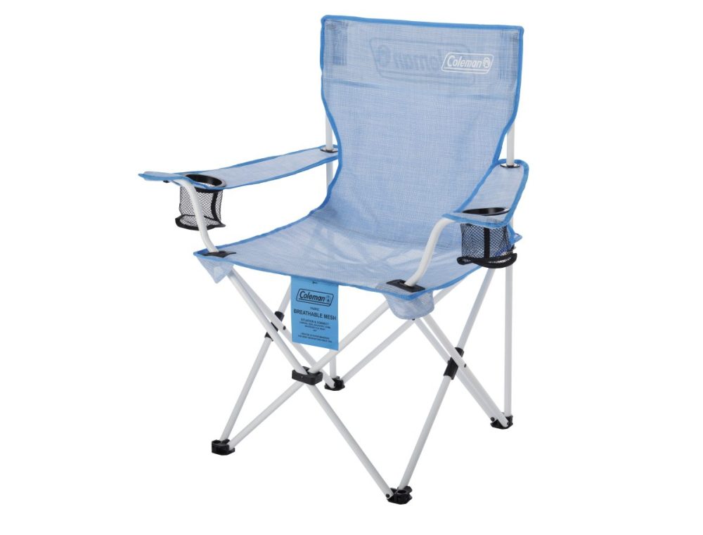 コールマン「リゾートチェアメッシュ（クリスタルブルー）」￥3,630／約81×53×87（h）㎝、収納時は約14×14×87（h）㎝／約3.2㎏