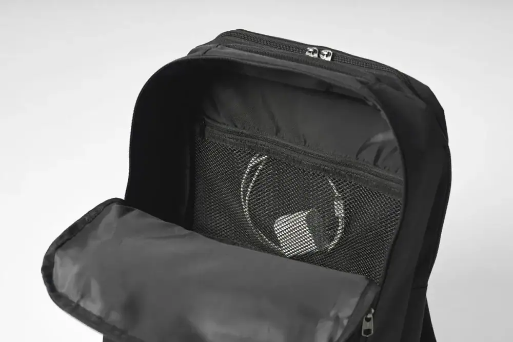 第2位 【ワークマンの凄すぎるリュック】2500円でこの完成度は反則!? 通勤も休日もこれ1つ! 働き世代におすすめの万能バッグをスタイリストが徹底解説