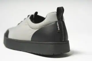 ワークマン「蒸れない・滑らない」2500円の無敵の靴、ゴアテックスで“雨も最強”VANSの名作…ほか【スニーカーの人気記事ランキングベスト3】（2026年2月版）