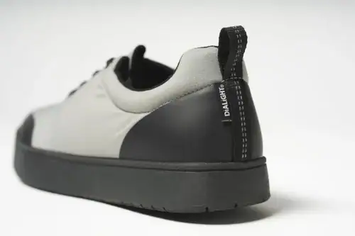 ワークマン「蒸れない・滑らない」2500円の無敵の靴、ゴアテックスで“雨も最強”VANSの名作…ほか【スニーカーの人気記事ランキングベスト3】（2026年2月版）