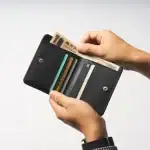 第1位　【ワークマン】980円財布が“本革”にしか見えない！ 3990円コートも優秀すぎる…識者厳選「大豊作のきれいめ名品」徹底解説