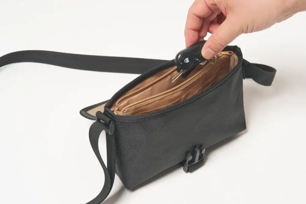 第1位　【セブン限定付録】人気No.1で完売必至!? コールマンの「お財布ショルダーバッグ」がアイデア満載で便利すぎる！街歩きバッグの決定版！