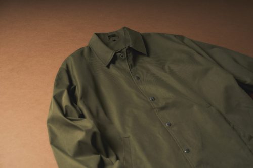 【ワークマン1900円アウター】春から秋まで着回せる！「防風・耐久・ストレッチ全部入り」万能すぎるコーチジャケットをスタイリストが徹底解説