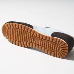 オリジナルで開発されたアウトソールはグリップ力もあり歩きやすい