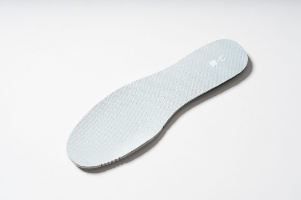 インソールもクッション性が高いオリジナルを採用