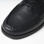 アッパーにはシボも見えて大人っぽい表情